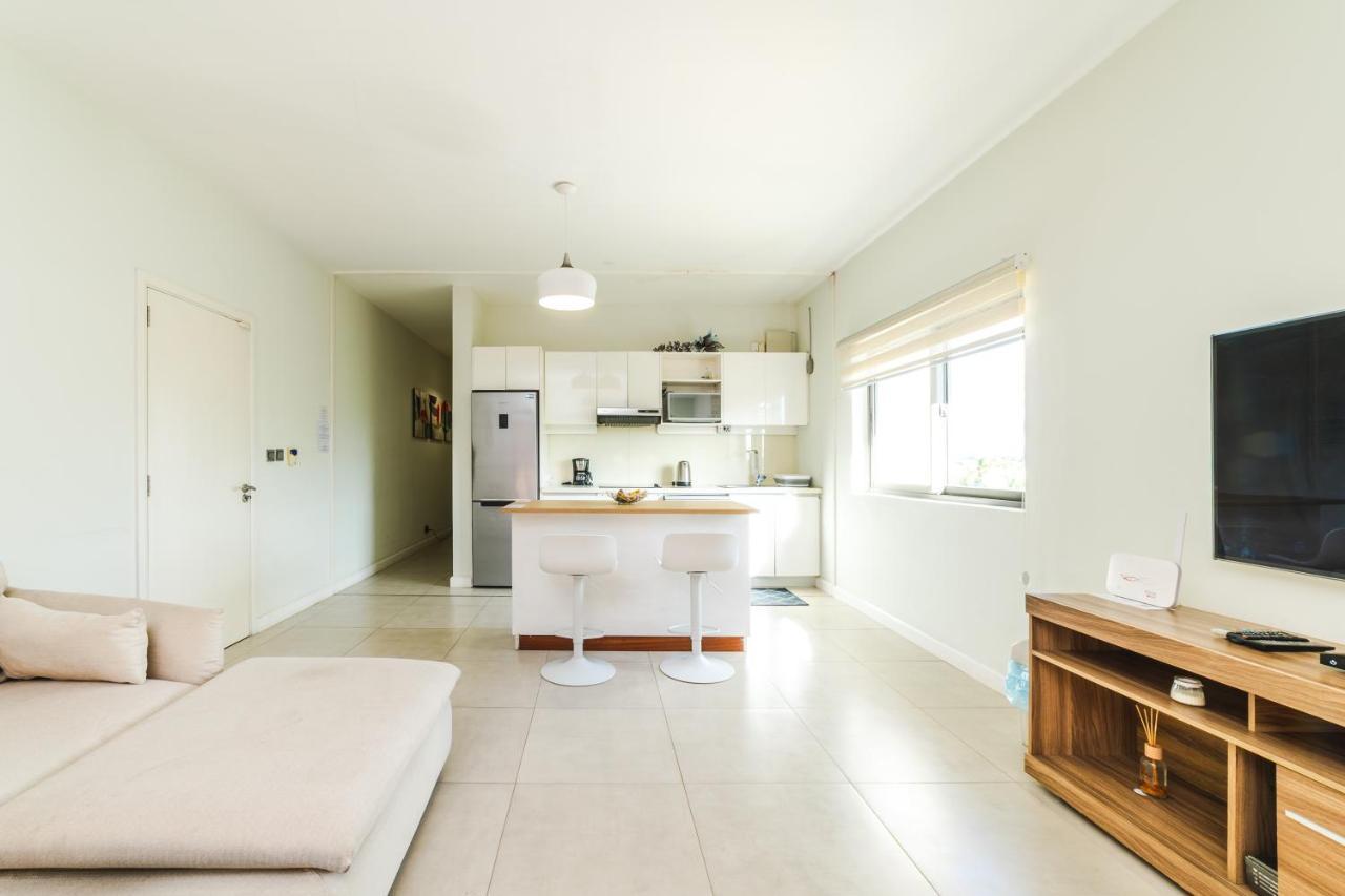 Beachcove Apartment 9 In Pereybere Pereybere Beach ภายนอก รูปภาพ