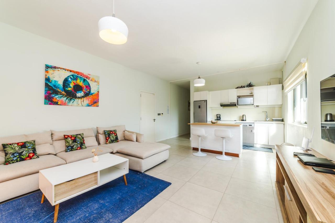 Beachcove Apartment 9 In Pereybere Pereybere Beach ภายนอก รูปภาพ