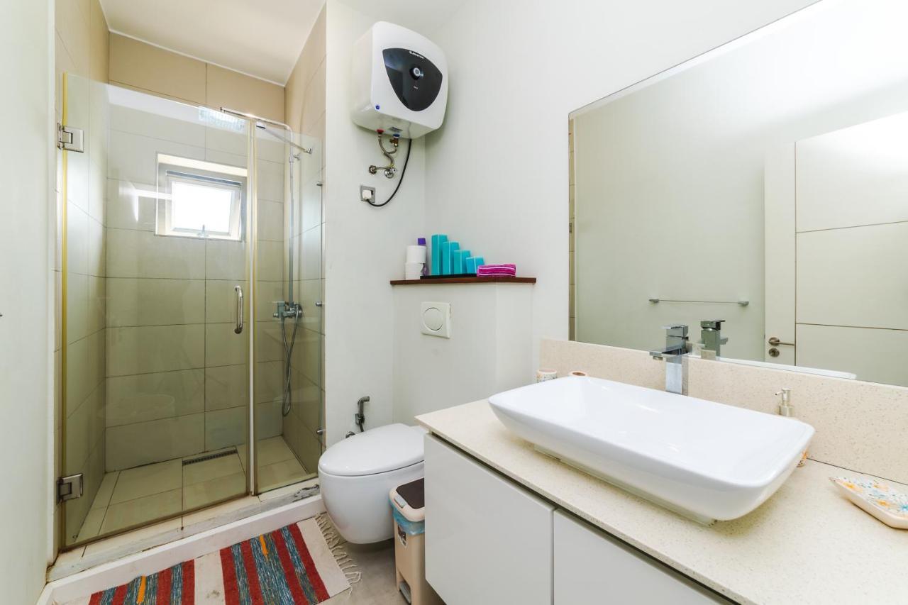 Beachcove Apartment 9 In Pereybere Pereybere Beach ภายนอก รูปภาพ